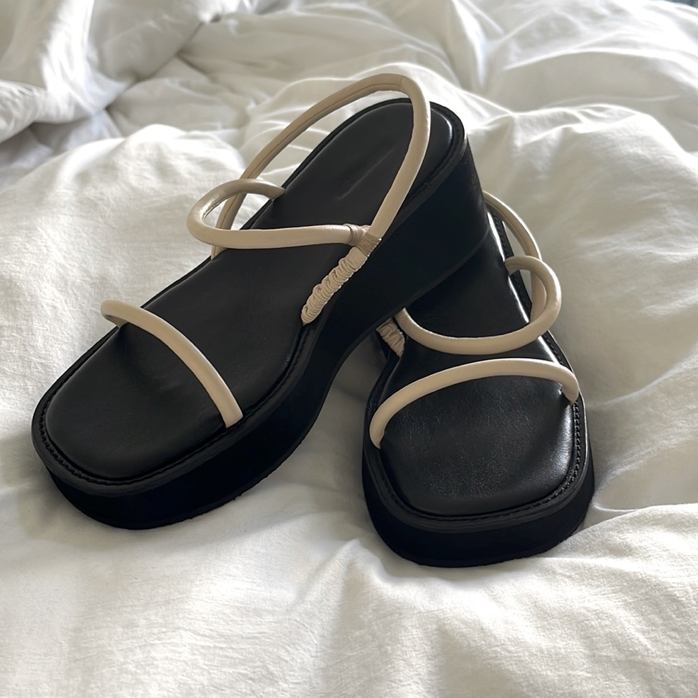 Amomento String Platform Sandal